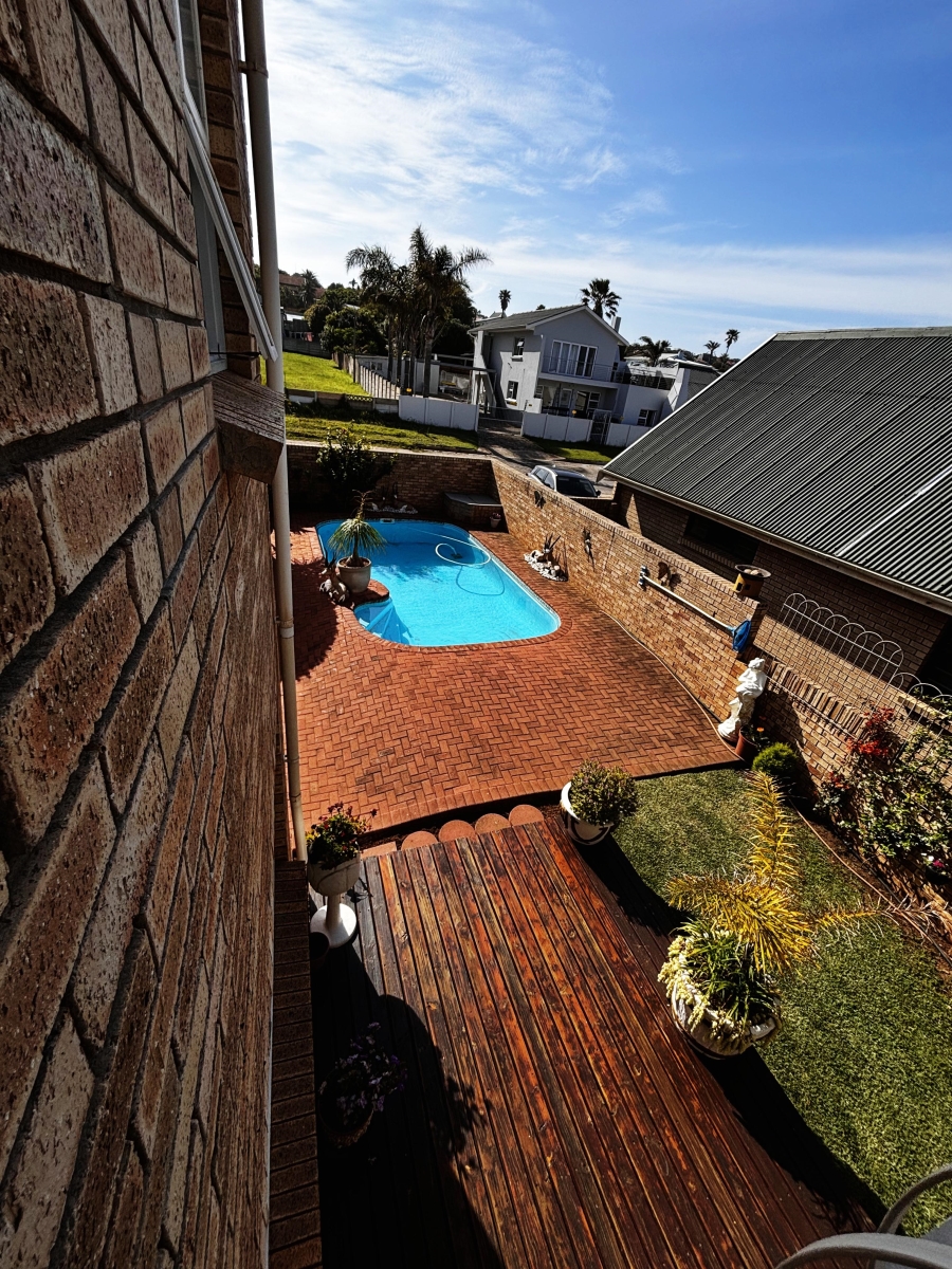 4 Bedroom Property for Sale in Ferreira Town Eastern Cape